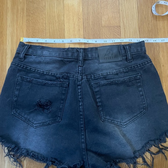 UNIF shorts - Picture 4 of 4